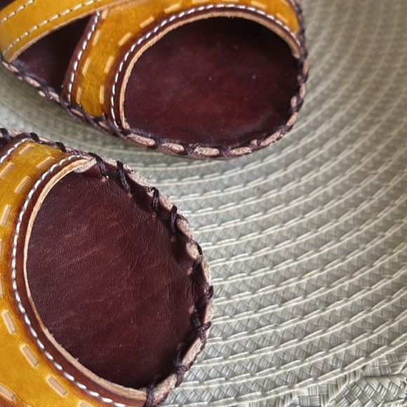 Spring Step leather sandals. - Picture 8 of 8